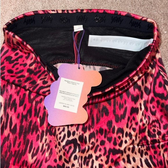 New Fabletics Yitty Kitty Headliner Shaping Bralette and Legging Set size M - Picture 15 of 16